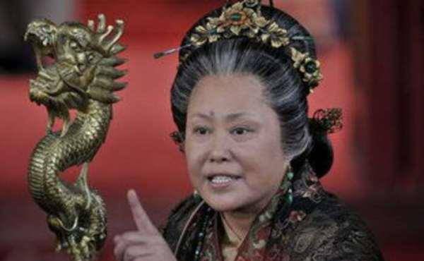 佘太君面临家庭惨剧，为何仍效忠宋真宗？