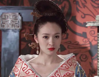 班婕妤和班固之间的关系是什么？他们有血缘关系吗？