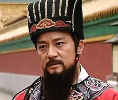  戚继光俞大猷担任的是什么官职？哪个官大？
