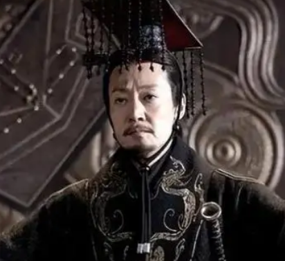 秦非子和秦始皇是什么关系？是隔了多少代？