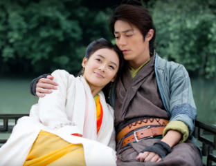 令狐冲爱任盈盈还是东方不败？令狐冲最爱的究竟是谁？