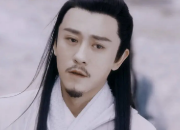 为什么杨逍后期谁也打不过？杨逍为何那么弱？