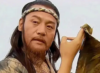 向问天和岳不群谁更厉害？向问天和岳不群实力对比