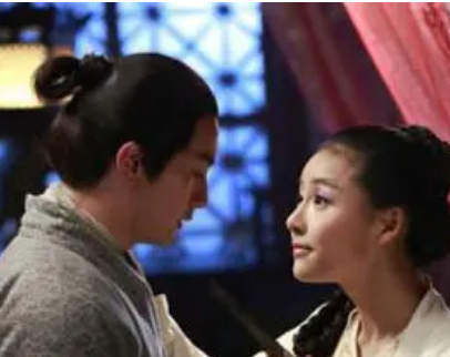    乔峰把易筋经给游坦之的原因是什么?有什么考虑？