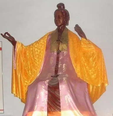 轩辕帝喜欢嫫母还是嫘祖？轩辕帝喜欢的人是谁?