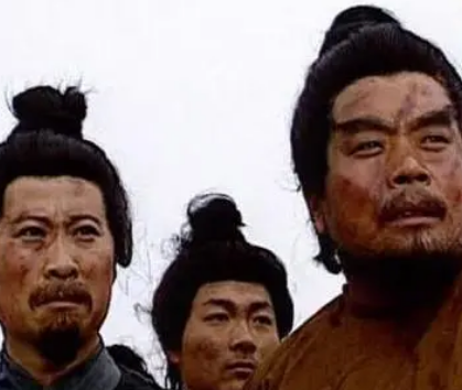 庞德之兄是谁？是什么身份？