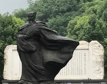 公孙述与刘秀有何不同？有什么性格特点？