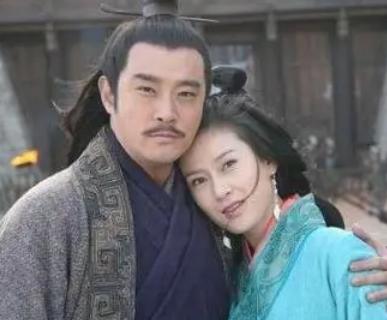 周瑜死了小乔跟谁了？两人爱情故事是什么样的？