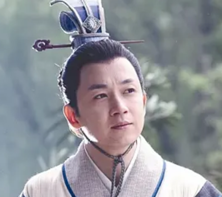 焦仲卿相当于现在什么官?都担任过什么关系？