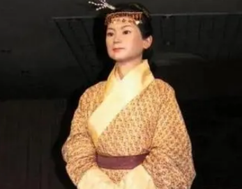 辛追夫人和利苍的故事是怎样的？他们的关系是怎样的？