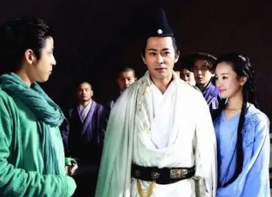  慕容彦超和慕容延钊是什么身份？他们之间是什么关系？