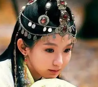 述律平是什么人？她断腕的原因是什么？