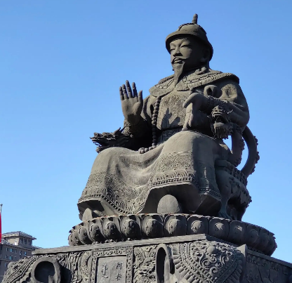 俺答汗是黄金家族吗？和黄金家族什么关系？