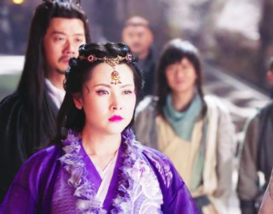 紫衫龙王为什么喜欢韩千叶？书中是如何记载的？