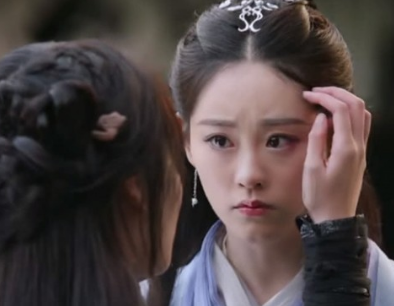 殷素素和蛛儿的关系是怎样的？她们是母女吗？