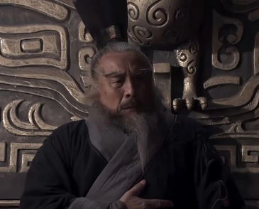 秦哀公和秦穆公是什么关系？二者有直接关系吗？