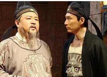  李元芳和虎敬晖都是什么官职？谁官职高？