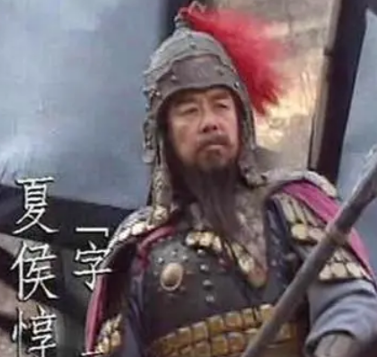  夏侯惇和曹仁是什么官职？谁地位高？