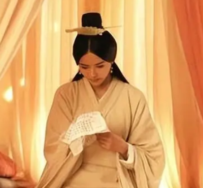  甄夫人是什么结局？她为什么被赐死？