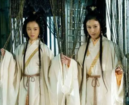  周胤与小乔是什么关系？他是小乔的儿子吗？