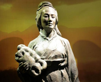 黄道婆被称为什么始祖？她发明了什么？