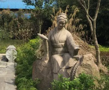 有哪些和纺织家黄道婆相关的故事？她做了什么？