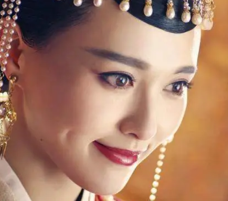 北魏冯太后杀掉自己的儿子的原因是什么?为什么这么做？