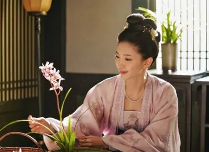 商景兰诗词中的女性意识是什么？形象怎样？