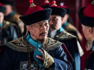 讷亲是甄嬛的什么人？他们之间的关系是怎样的？
