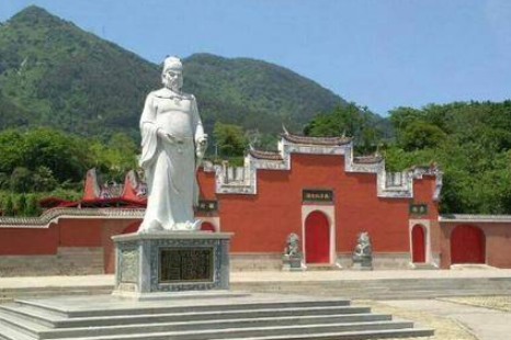  王审知一共有几个兄弟？姓名是什么？