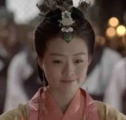 许穆夫人是蔡文姬吗？两人是什么关系？