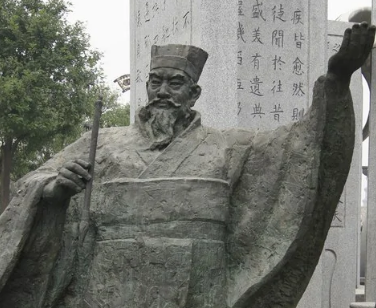 褚遂良的字为什么难学？他的字有什么特点？