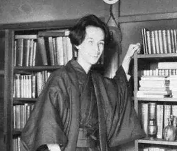 芥川龙之介的情感生活是怎样的？他有老婆吗？