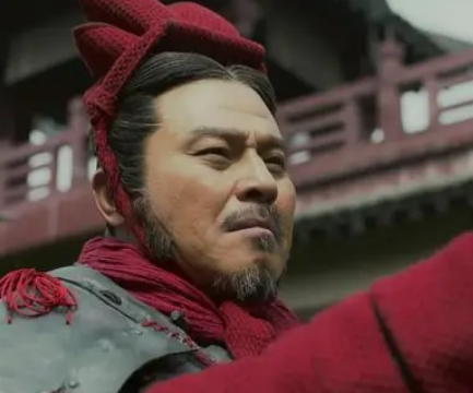  桓齮和樊於期是什么身份？是一个人吗？
