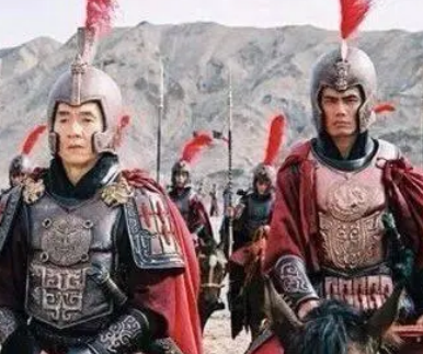 秦将桓齮和王翦是什么时候出生的？谁大？