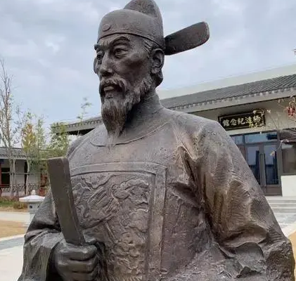 怎么评价杨涟？都有什么争议的地方？