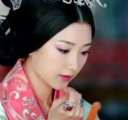上官婉儿嫁给两位皇帝是谁？婚姻生活是什么样的？