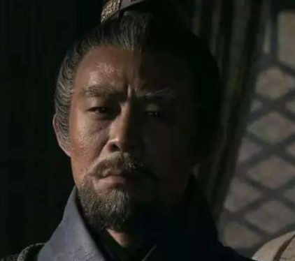  赢虔不争位的原因是什么？有什么考虑？