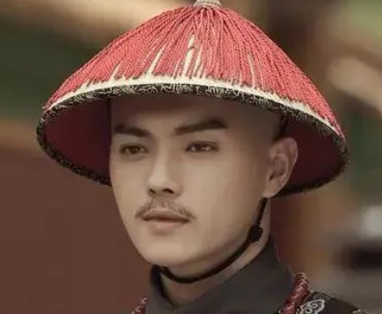  富察皇后和傅恒之间有关系吗？是什么关系？