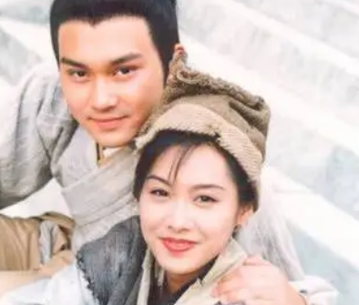 黄蓉后期为什么瞧不起郭靖？背后有何隐情？