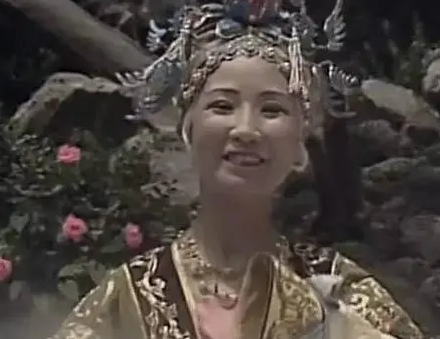 猪八戒是黎山老母的儿子吗？两者之间是什么关系？