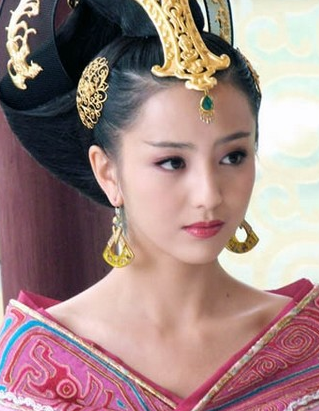 古代五位顶级美女，个个容貌惊人，赵飞燕位列第五。第一位的美貌甚至同时迷倒了三位至亲至近的人
