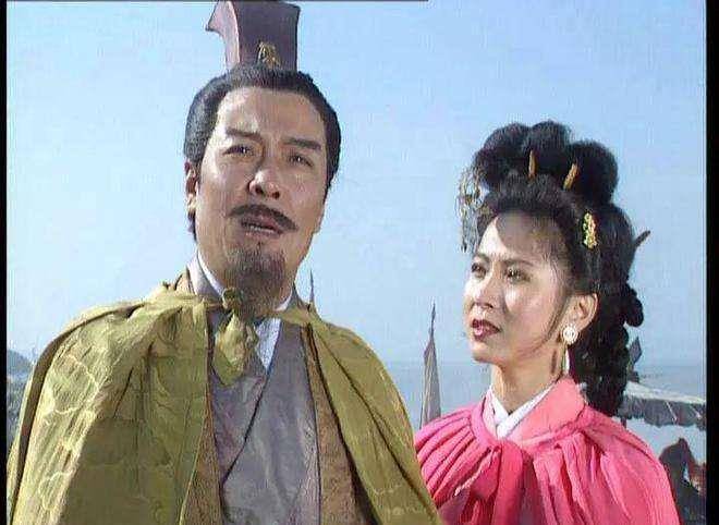 刘备的妻儿有多少人？他在逃亡中有几次弃她们不顾？