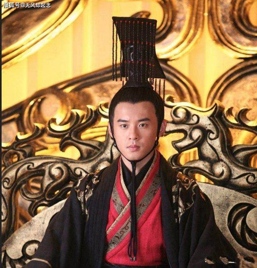 秦始皇穿黑色龙袍，为何后来皇帝都穿黄色龙袍