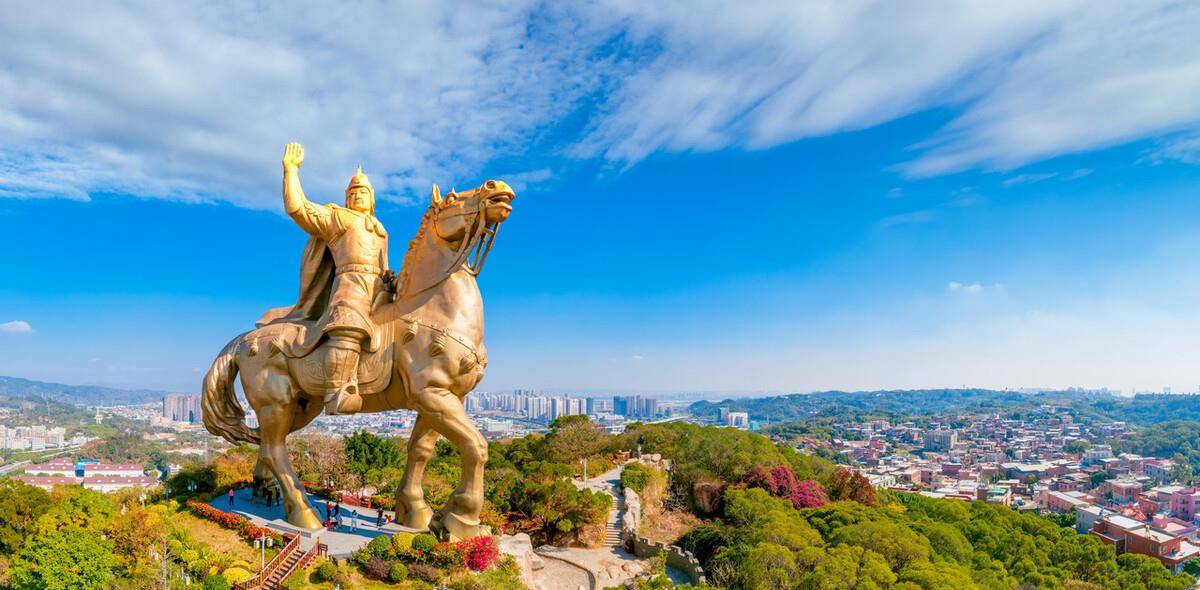 民族英雄郑成功是什么人？他的墓地在什么地方？