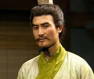 陈登为何要给刘备通风报信？他们是什么关系？