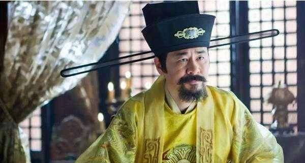 宋太祖赵匡胤立下遗训，不得滥杀士大夫，那第一个被杀的「士大夫」是谁？