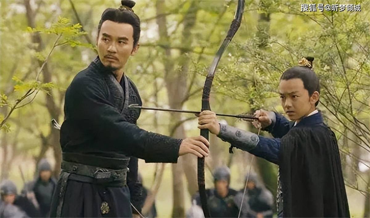 曹丕见两头牛打架，命曹植作诗不得有“打架”字，结果诗句流传至今