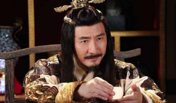 李元芳总是展示千牛卫的身份，在现代相当于什么级别？在唐朝又有多重要？