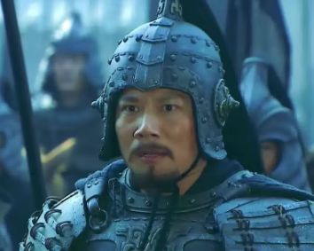 曹仁是何人的部将？他的表现如何？